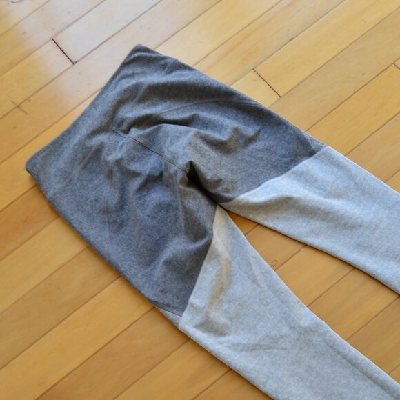 Outdoor Voices 7/8 Tri-Tone Leggings Graphite/Ash/Dove — S - Picture 8 of 9